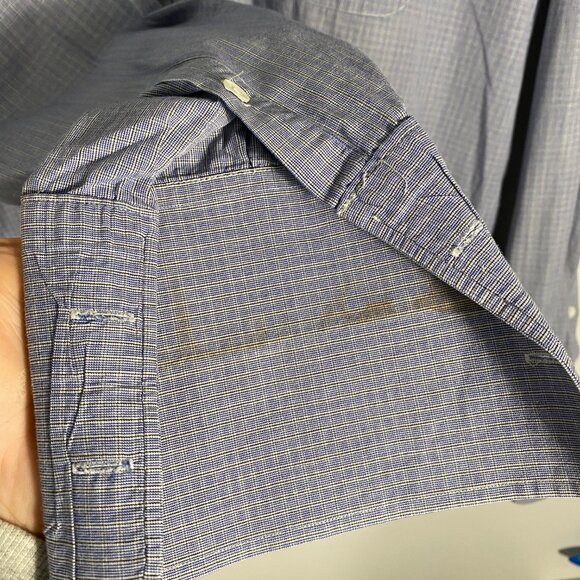 8/10 used - dark mark on one of the sleeves, staining on interior of cuff pictur - Picture 5 of 7